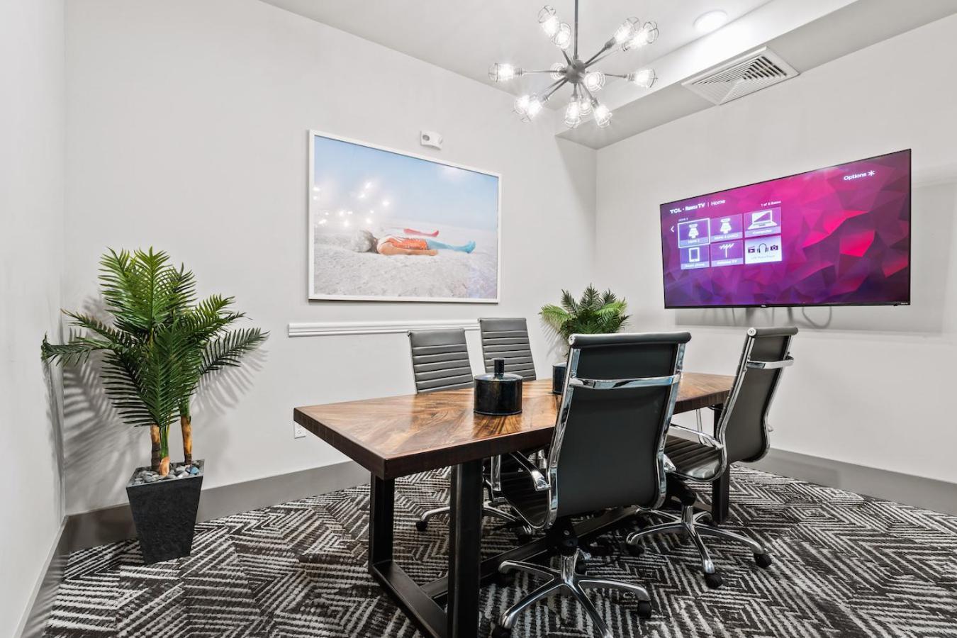 Tropical Field 1 Bed In Downtown With Free Parking Apartment St. Petersburg Exterior photo