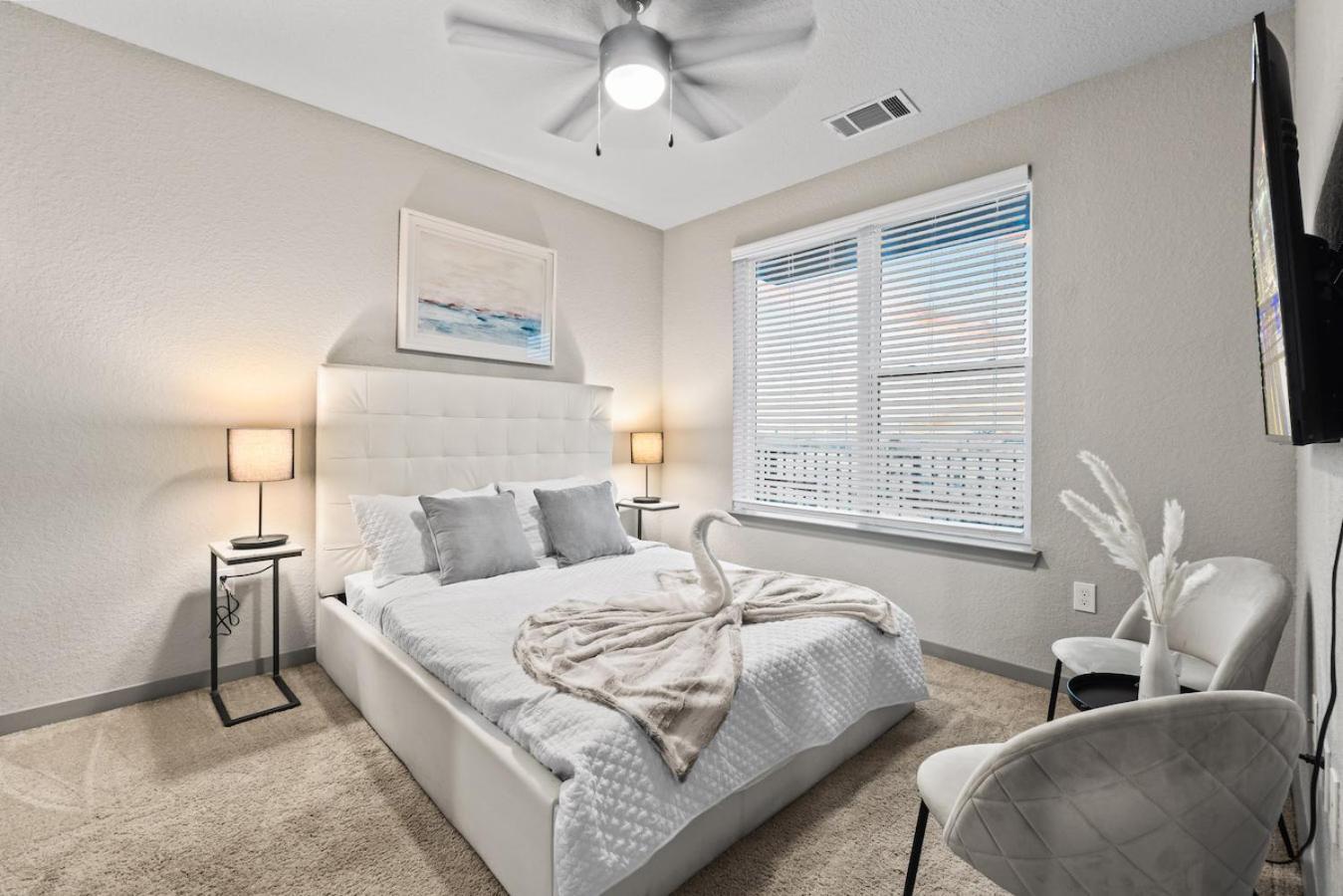 Tropical Field 1 Bed In Downtown With Free Parking Apartment St. Petersburg Exterior photo