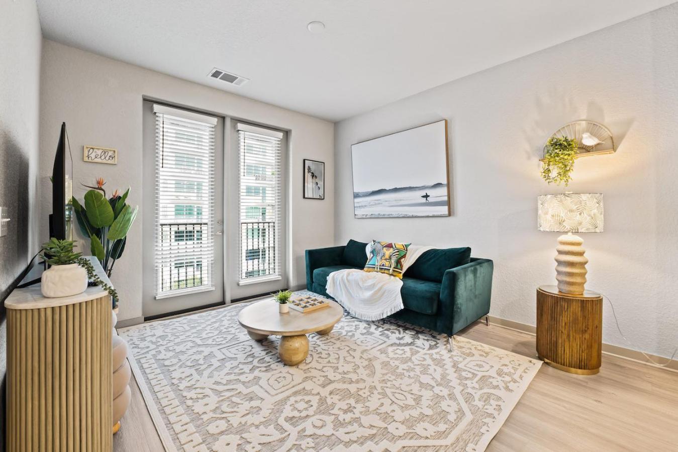 Tropical Field 1 Bed In Downtown With Free Parking Apartment St. Petersburg Exterior photo