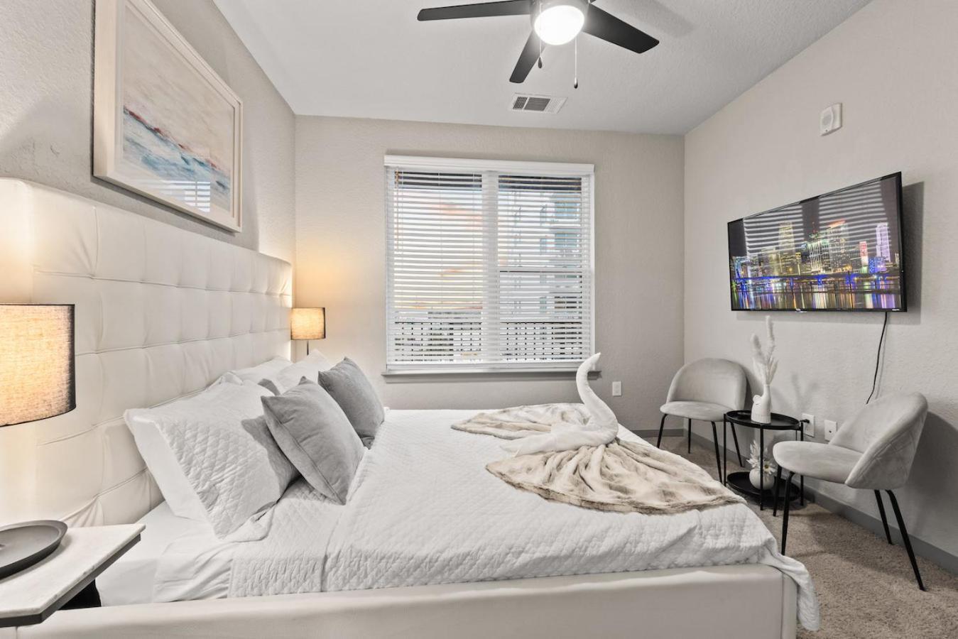 Tropical Field 1 Bed In Downtown With Free Parking Apartment St. Petersburg Exterior photo